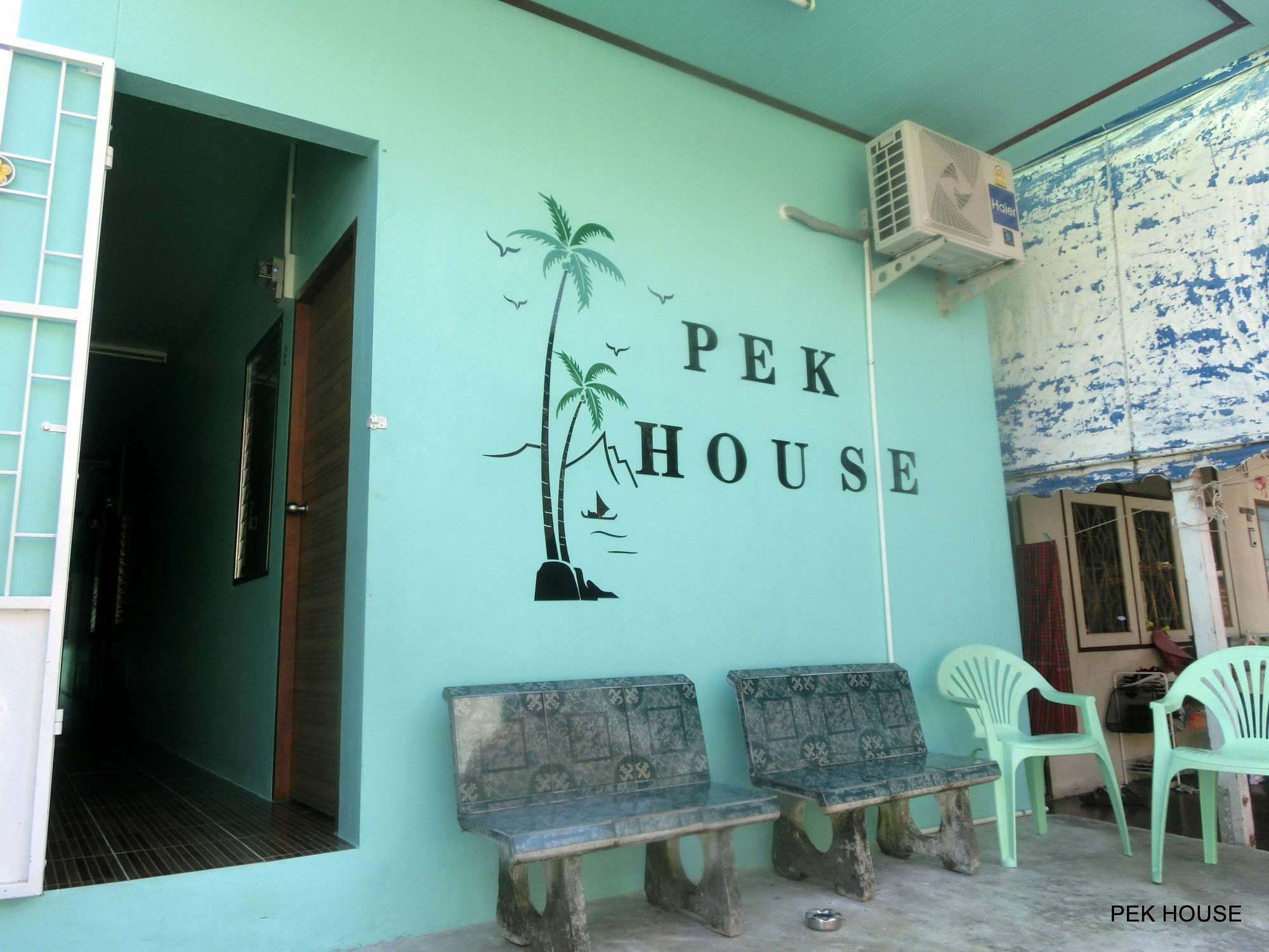 Apartamento Pek House Phuket Exterior foto